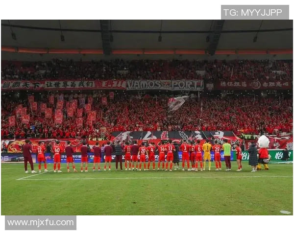 李铁重塑中超霸主形象，上海申花再度捧起中超冠军奖杯