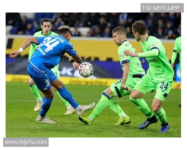 沙尔克04客场惨败，德甲排名直线下滑，球迷担忧球队状态